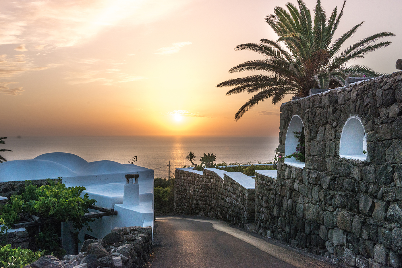 scorcio di Pantelleria visto e fotografato da chi  stato in vacanza nei nostri dammusi